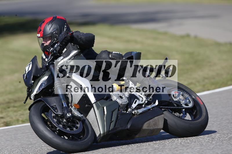 /Archiv-2025/49 26.08.2025 Cornu Master School ADR/blau-bleu/47